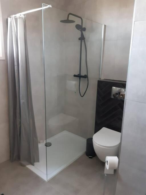 B&B Weidse Blik Ingelum Engelum ภายนอก รูปภาพ