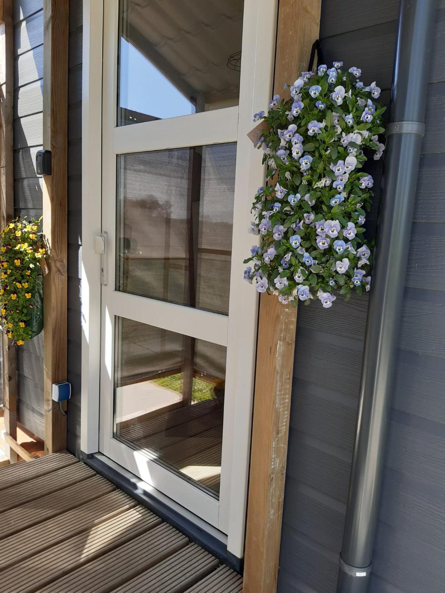 B&B Weidse Blik Ingelum Engelum ภายนอก รูปภาพ